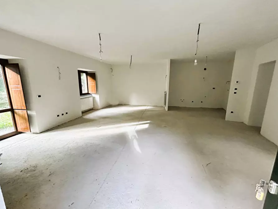 Immagine 4 di Casa indipendente in vendita  in Via Banchi a Avegno
