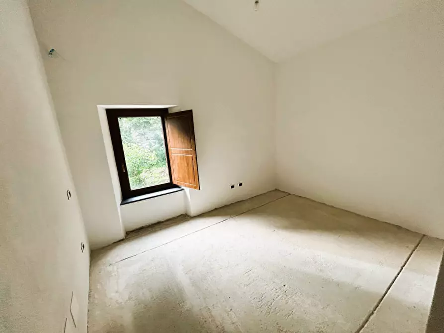 Immagine 5 di Casa indipendente in vendita  in Via Banchi a Avegno