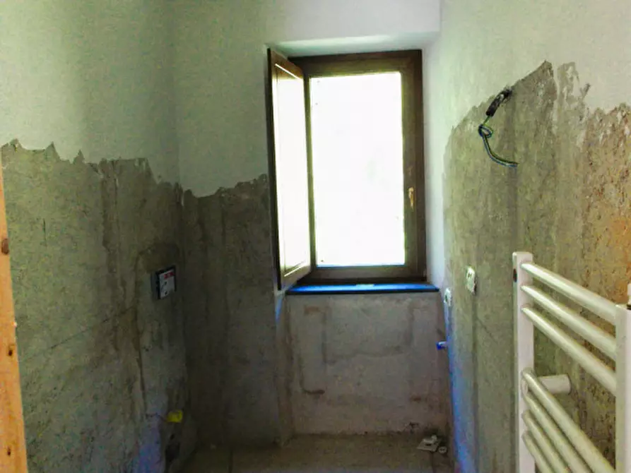Immagine 12 di Casa indipendente in vendita  in Via Banchi a Avegno