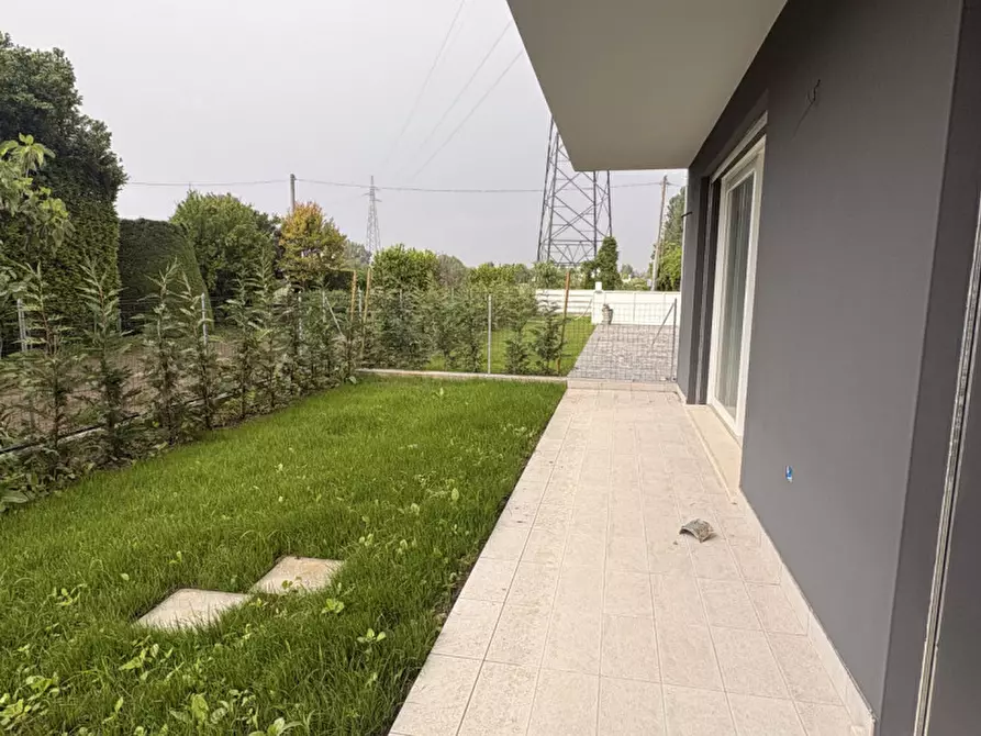 Immagine 3 di Casa trifamiliare in vendita  in Via Francesco Petrarca a Noventa Padovana