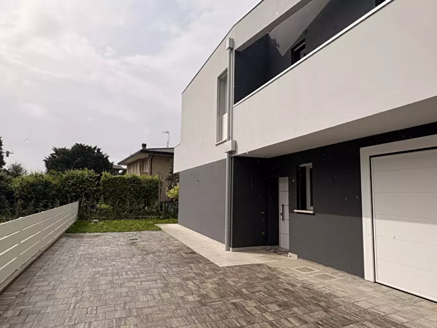 Immagine 4 di Casa trifamiliare in vendita  in Via Francesco Petrarca a Noventa Padovana