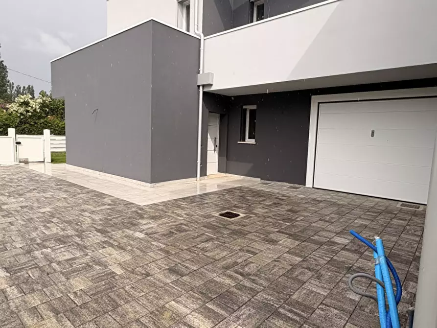 Immagine 5 di Casa trifamiliare in vendita  in Via Francesco Petrarca a Noventa Padovana