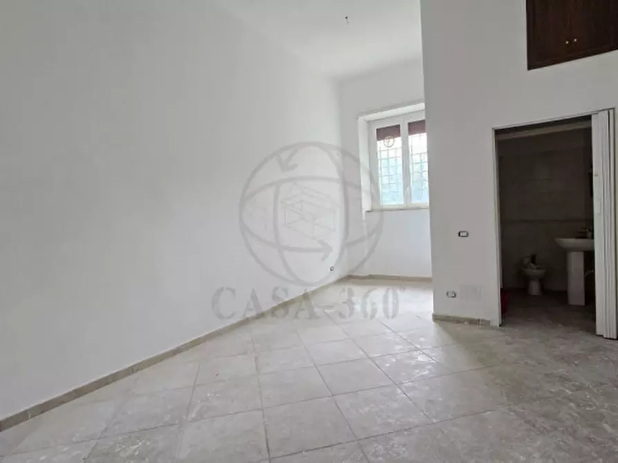 Immagine 10 di Negozio in vendita  in Via Montello, 70g a Terni