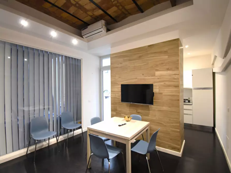 Immagine 2 di Appartamento in vendita  in Via Luciano Manara a Roma