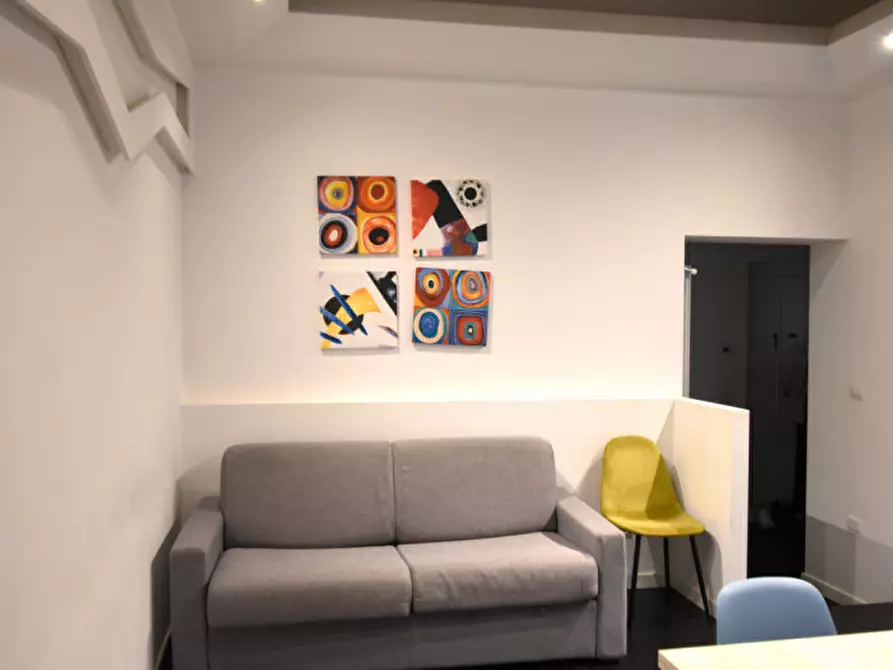 Immagine 3 di Appartamento in vendita  in Via Luciano Manara a Roma