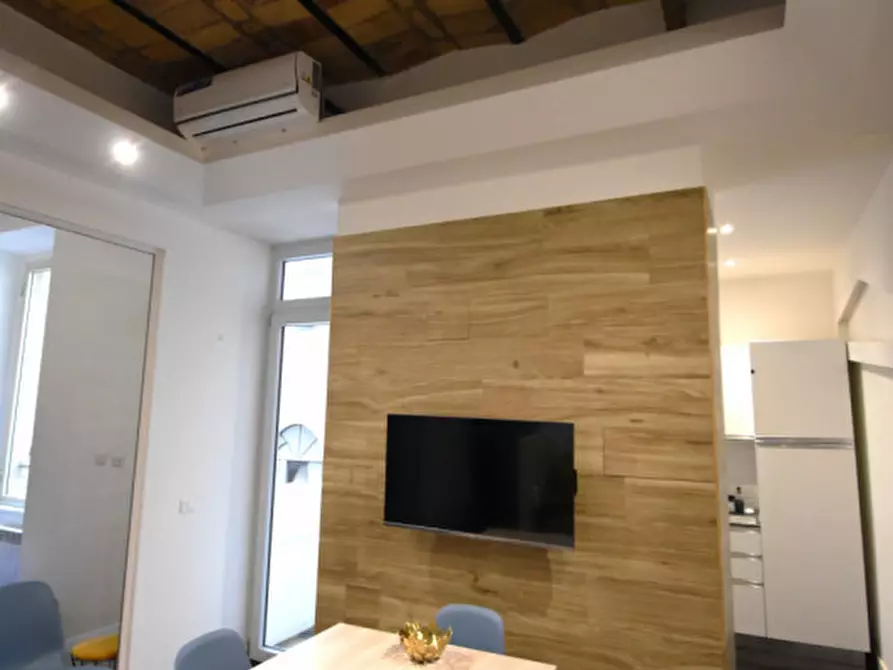Immagine 7 di Appartamento in vendita  in Via Luciano Manara a Roma