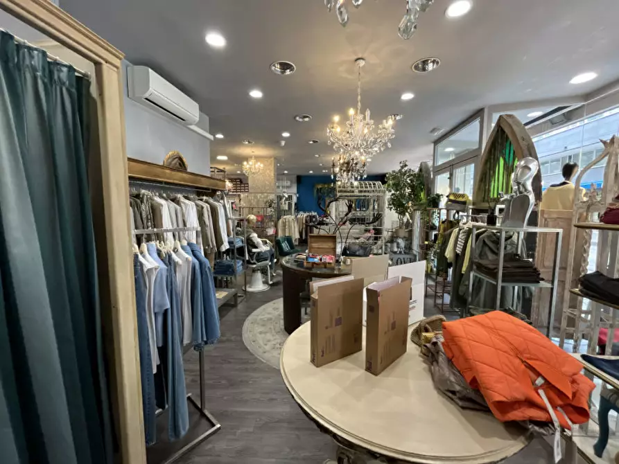 Immagine 8 di Negozio in vendita  in Via Giosuè Carducci a Venezia