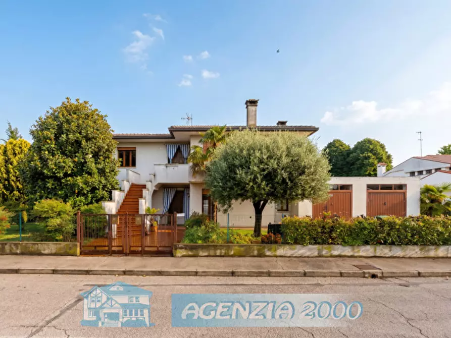 Immagine 1 di Casa bifamiliare in vendita  in Via Giuseppe Suman 6 a Arre