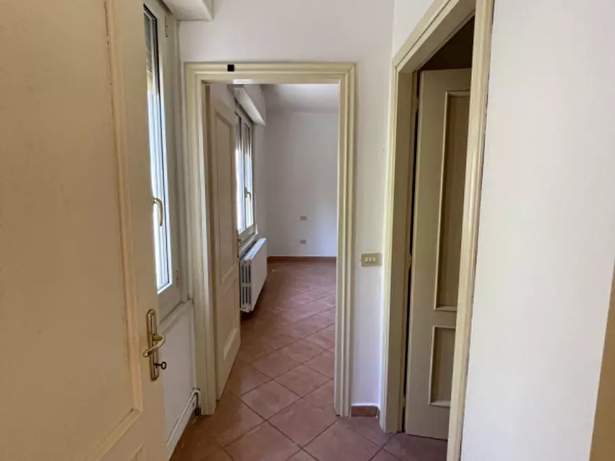 Immagine 5 di Palazzo in vendita  a Suzzara