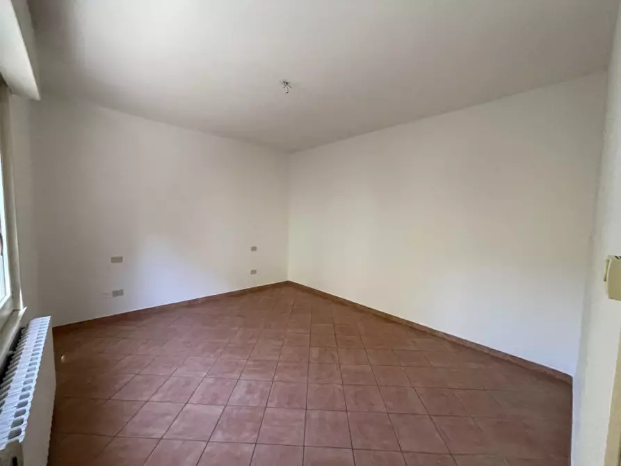 Immagine 8 di Palazzo in vendita  a Suzzara