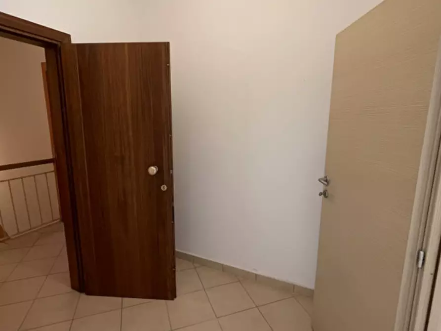 Immagine 10 di Palazzo in vendita  a Suzzara