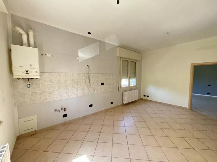 Immagine 12 di Palazzo in vendita  a Suzzara