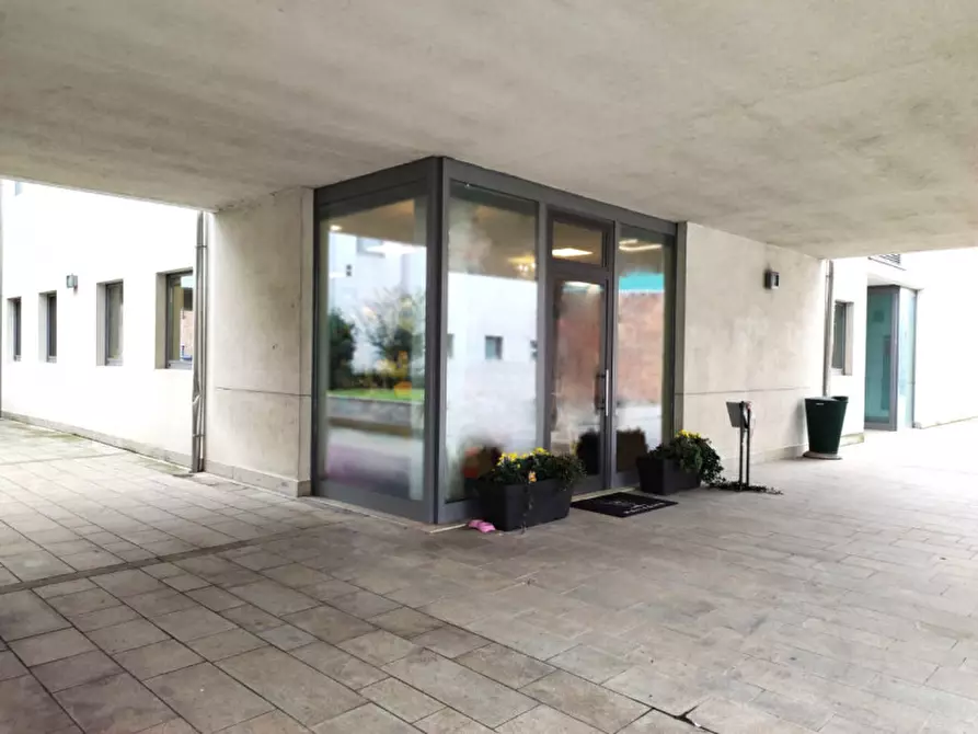 Immagine 1 di Negozio in vendita  in VIA DEGLI ARTIGIANI a Este