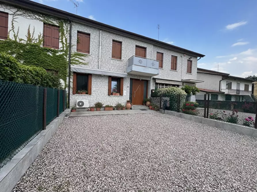 Immagine 14 di Casa trifamiliare in vendita  in via Varotara a Mirano