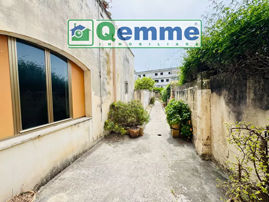 Immagine 26 di Palazzo in vendita  in Via Regina Elena a San Cesario Di Lecce