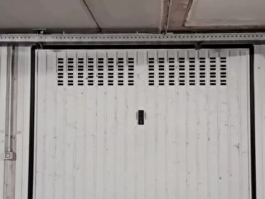 Immagine 10 di Garage in vendita  in Corso Umbria 14 a Torino