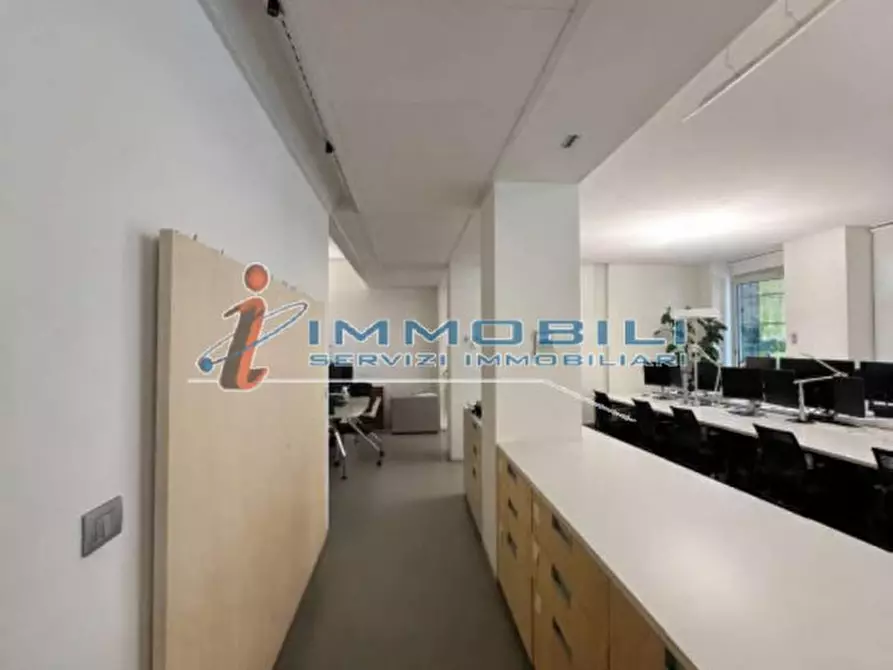 Immagine 4 di Ufficio in affitto  in VIA DURINI a Milano