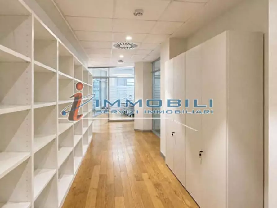 Immagine 12 di Ufficio in affitto  in VIA DURINI a Milano