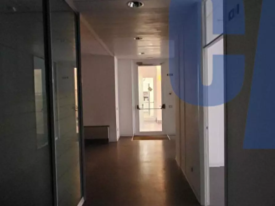 Immagine 13 di Ufficio in affitto  in VIALE CERTOSA a Milano