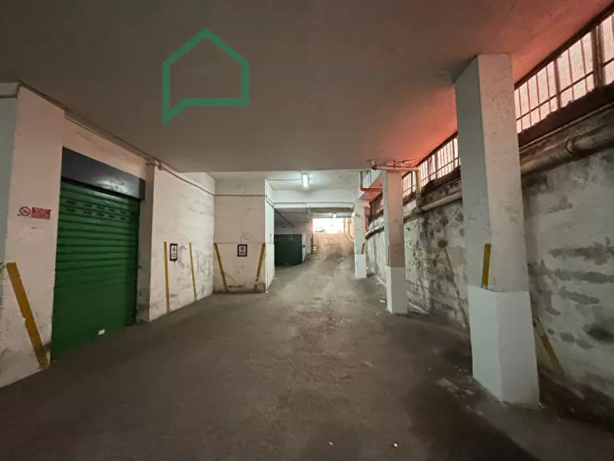 Immagine 2 di Magazzino in vendita  in via g.f. pinto, 43 a Napoli