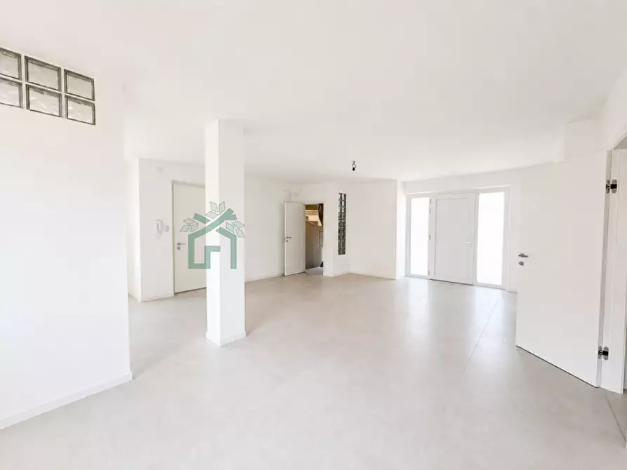 Immagine 1 di Casa indipendente in vendita  in Viale della Resistenza a Caldiero