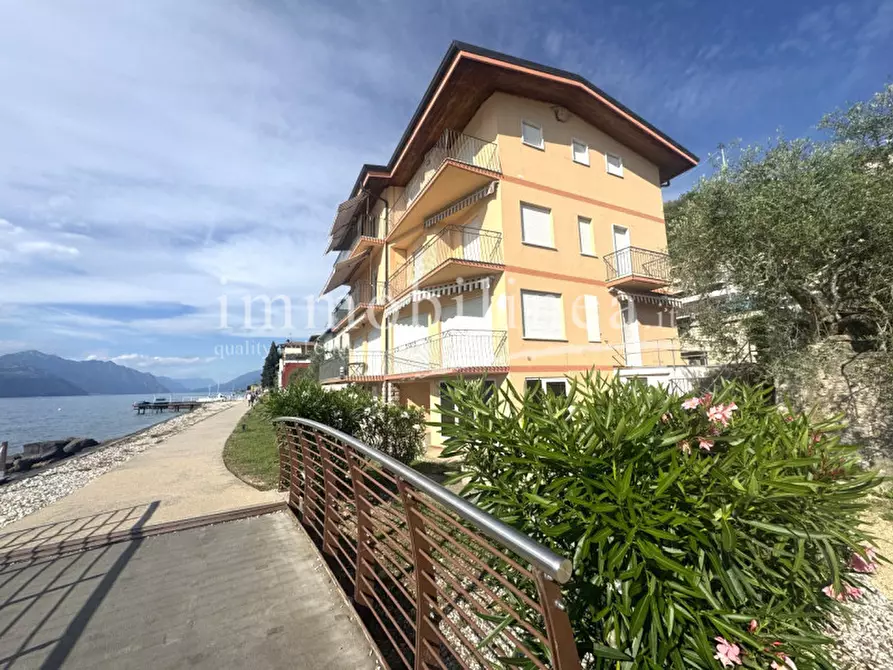 Immagine 33 di Appartamento in vendita  in Via Amerigo Vespucci a Brenzone