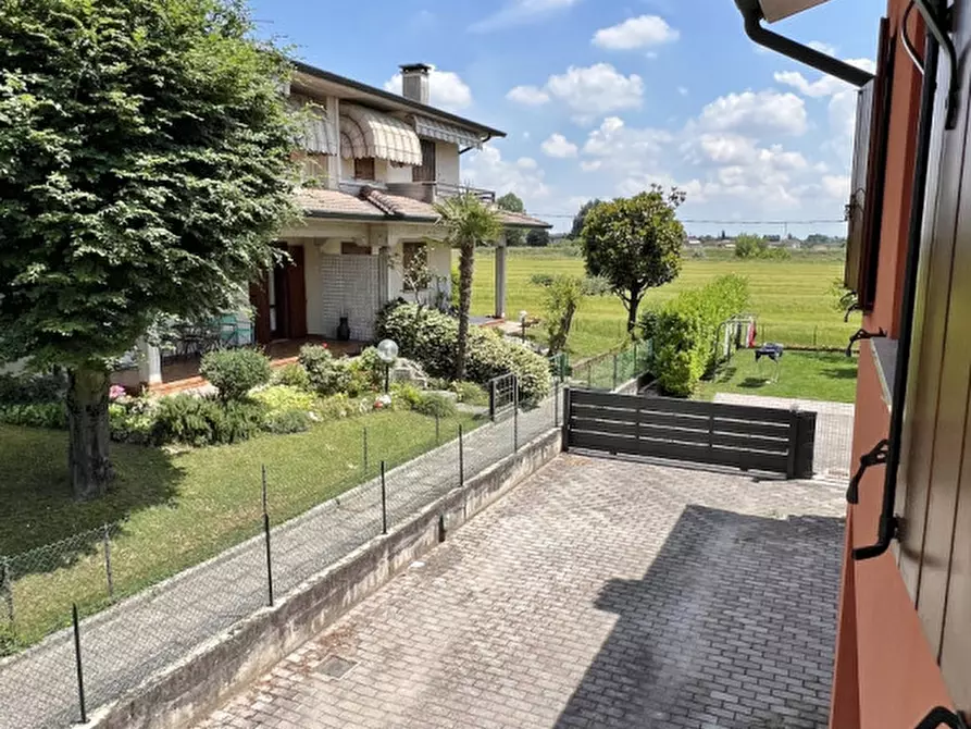 Immagine 15 di Villetta a schiera in vendita  in via casoni a Torri Di Quartesolo
