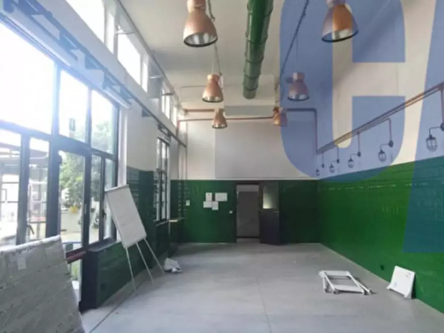 Immagine 8 di Attività commerciale in affitto  in VIA CONSOLE FLAMINIO a Milano
