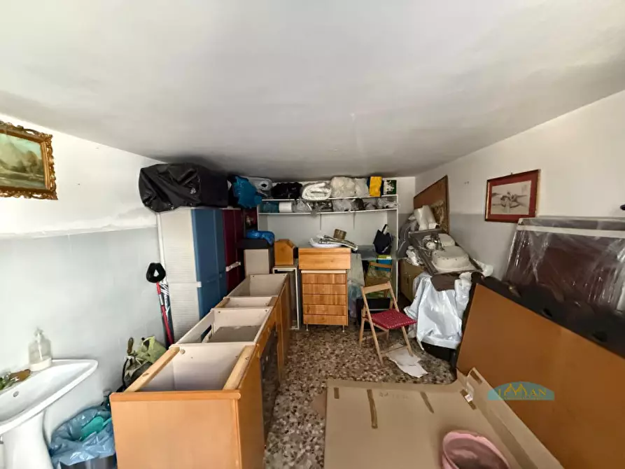 Immagine 12 di Appartamento in vendita  in Via Bologna a Ceglie Messapico