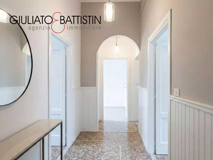Immagine 5 di Appartamento in vendita  in Contrà S. Marco a Vicenza