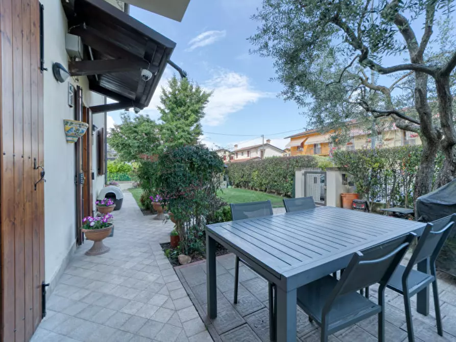 Immagine 2 di Casa trifamiliare in vendita  in Via Pierobon a Selvazzano Dentro