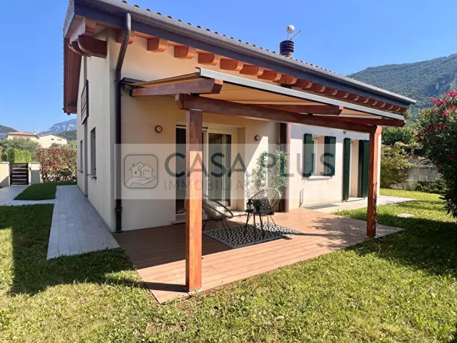 Immagine 1 di Casa indipendente in vendita  in via Ca' morolazzaro 50 a Pove Del Grappa