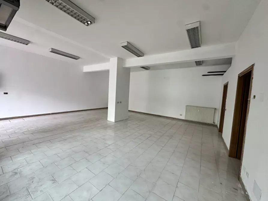 Immagine 3 di Attività commerciale in affitto  in Viale Antonio Paolucci a Venezia