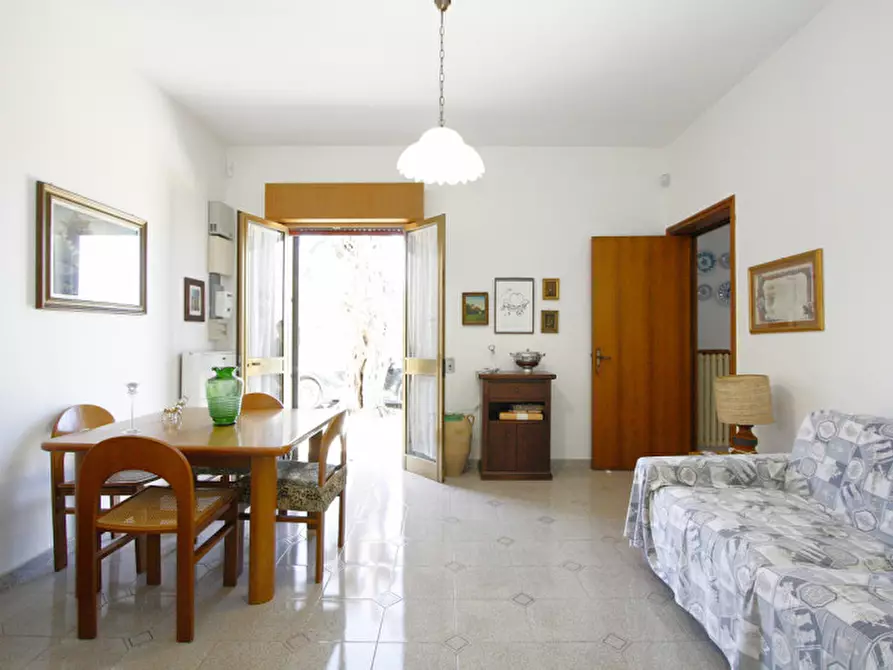 Immagine 16 di Villa in vendita  in Via Covile a Casarano