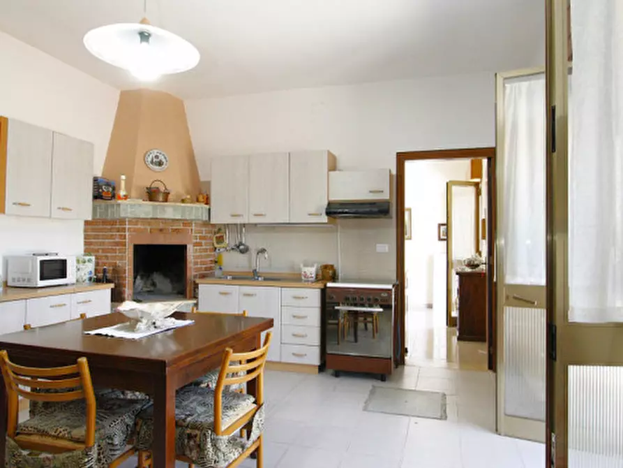 Immagine 17 di Villa in vendita  in Via Covile a Casarano