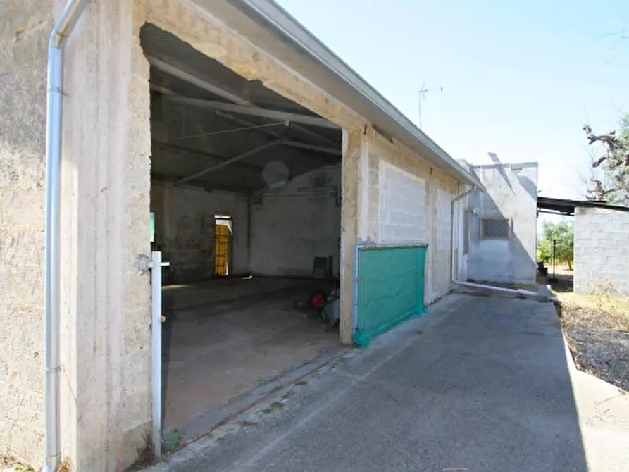 Immagine 35 di Villa in vendita  in Via Covile a Casarano