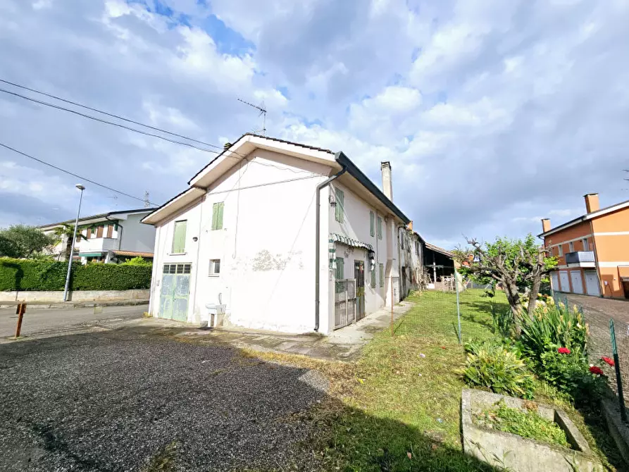 Immagine 1 di Casa indipendente in vendita  in VIA VENETO a Granze