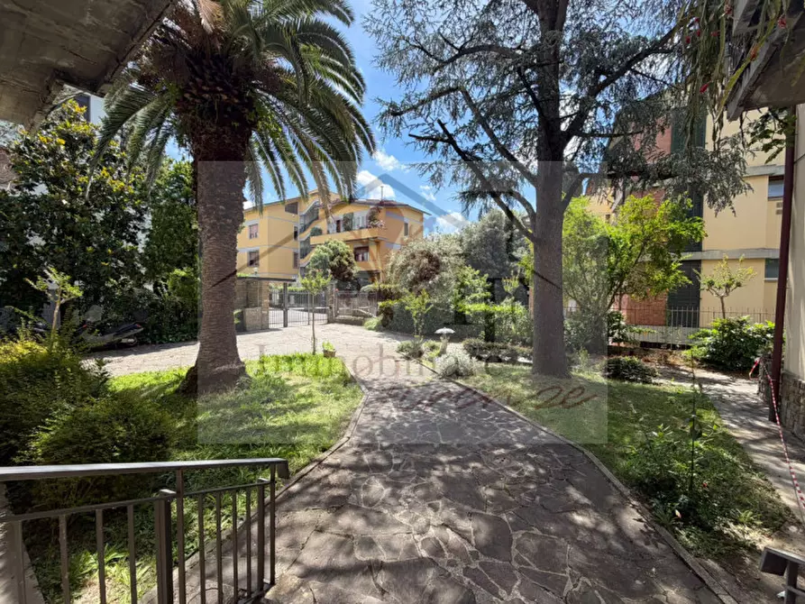 Immagine 1 di Appartamento in vendita  in Via Lorenzo Bardelli a Firenze