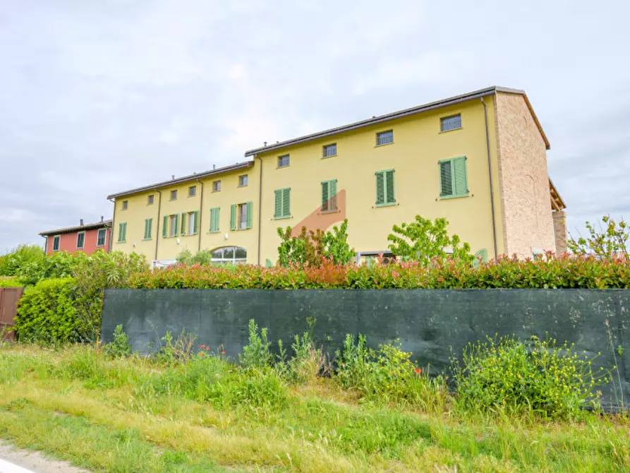 Immagine 2 di Villetta a schiera in vendita  in Strada angelica 42 a Parma