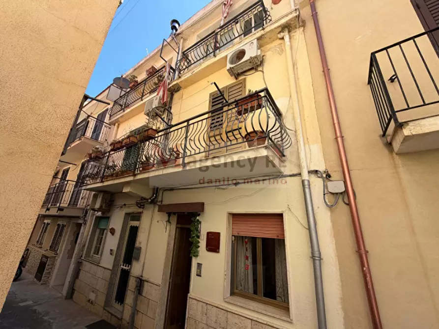 Immagine 1 di Bed & Breakfast in vendita  a Scilla