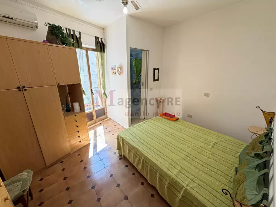 Immagine 8 di Bed & Breakfast in vendita  a Scilla