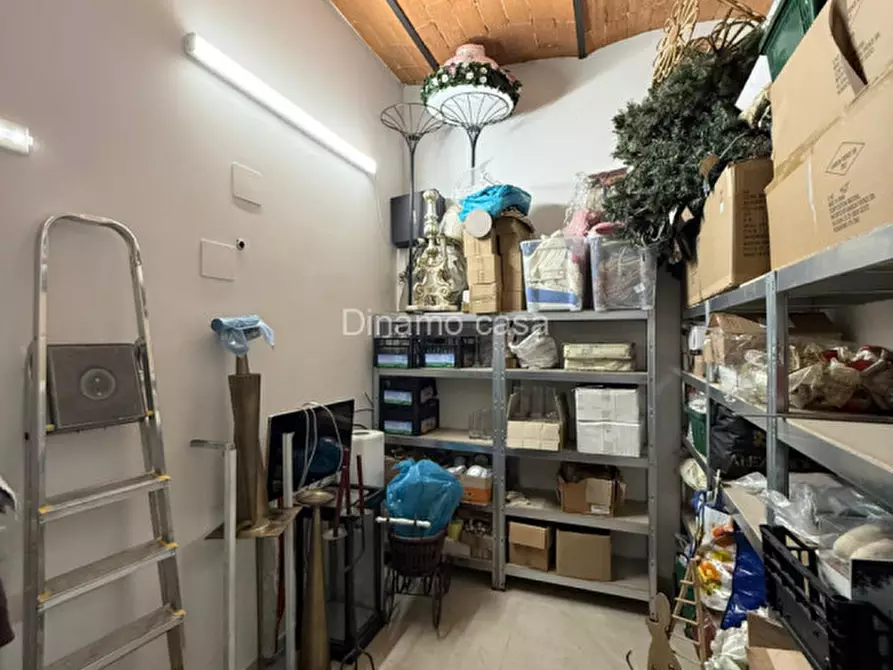 Immagine 16 di Negozio in affitto  in Via Cancellieri a Poggio A Caiano