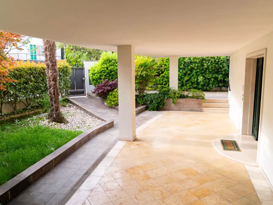 Immagine 3 di Villa in vendita  in Via Genova 23 a Padova