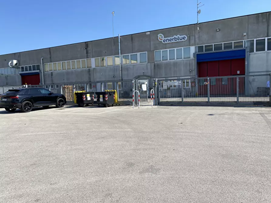 Immagine 2 di Capannone industriale in affitto  in VI A VALLETTA a Cona