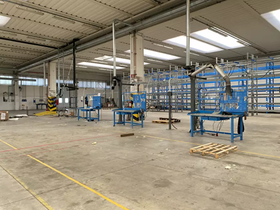 Immagine 4 di Capannone industriale in affitto  in VI A VALLETTA a Cona