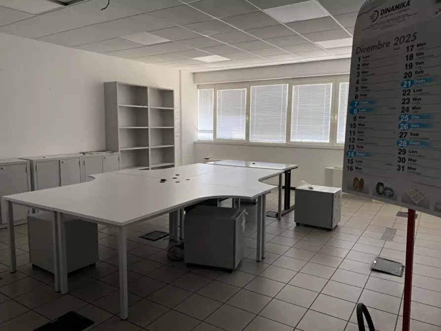 Immagine 11 di Capannone industriale in affitto  in VI A VALLETTA a Cona