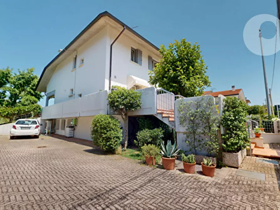 Immagine 2 di Casa bifamiliare in vendita  in Via Barbarano 7 a Vicenza