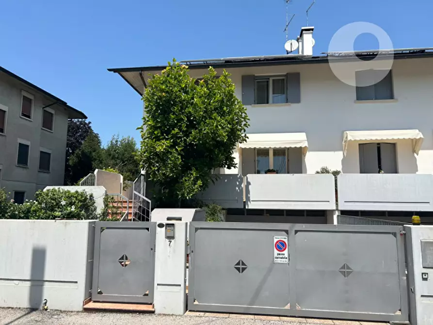 Immagine 3 di Casa bifamiliare in vendita  in Via Barbarano 7 a Vicenza