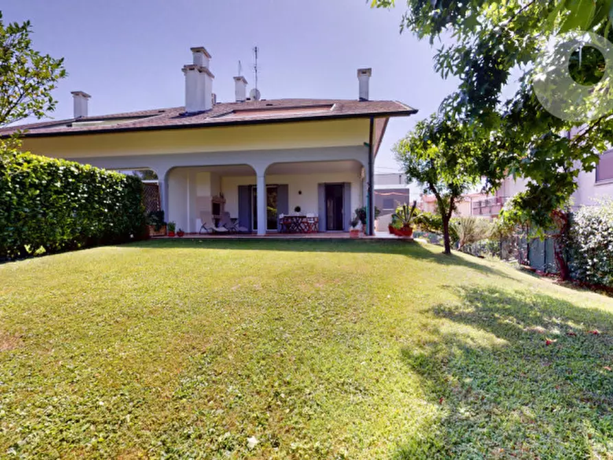 Immagine 8 di Casa bifamiliare in vendita  in Via Barbarano 7 a Vicenza