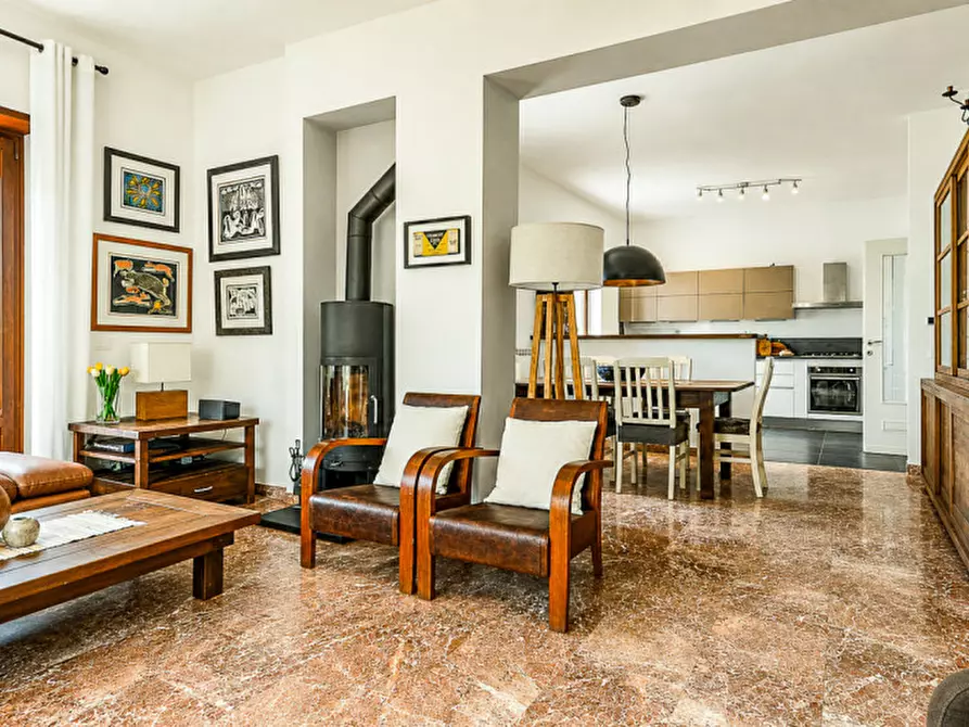 Immagine 8 di Casa bifamiliare in vendita  in Vai Edgardo Negri 84 a Roma